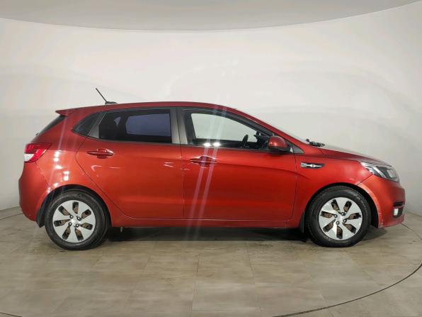 Kia Rio III Рестайлинг с пробегом 2017 года, цена 999 000 рублей, 131212 км, седан, Автокод Объявления