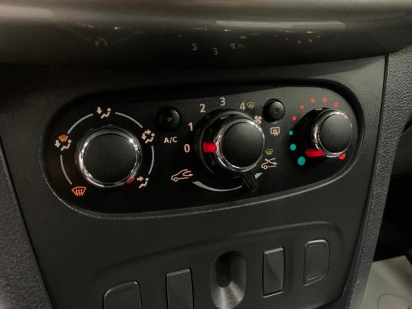 Renault Sandero II Рестайлинг с пробегом 2021 года, цена 1 120 000 рублей, 112233 км, хэтчбек, Автокод Объявления