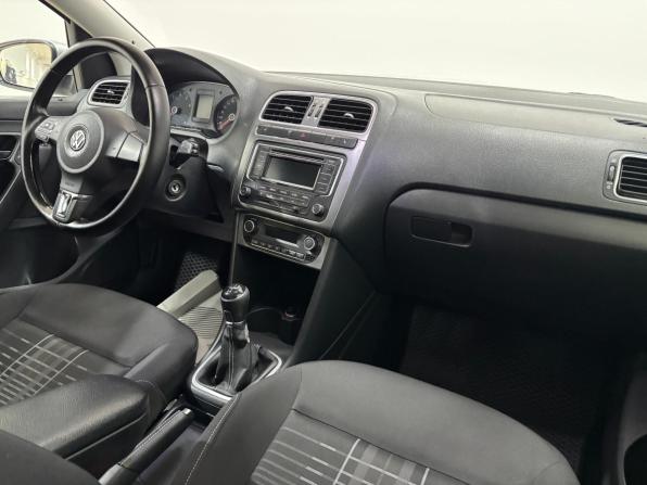 Volkswagen Polo V с пробегом 2015 года, цена 725 000 рублей, 209340 км, седан, Автокод Объявления