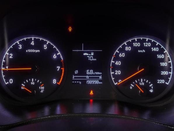 Hyundai Solaris II с пробегом 2019 года, цена 1 049 000 рублей, 198998 км, седан, Автокод Объявления