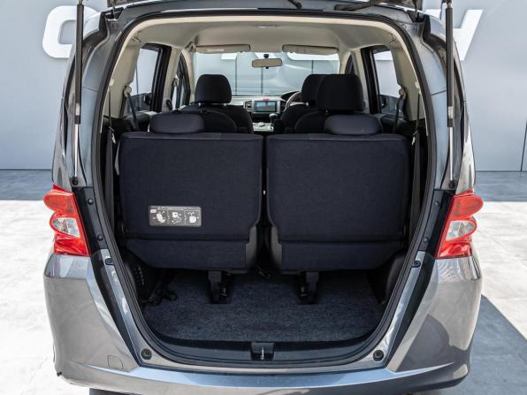 Honda Freed I с пробегом 2008 года, цена 990 000 рублей, 126804 км, компактвэн, Автокод Объявления