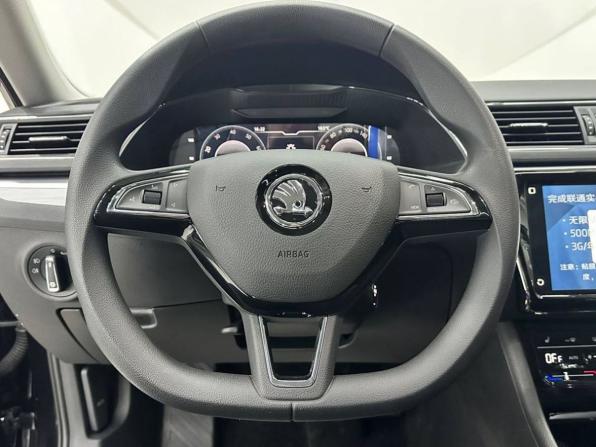 Новый Skoda Superb III Рестайлинг 2025 года, цена 3 049 000 рублей, лифтбек, Автокод Объявления