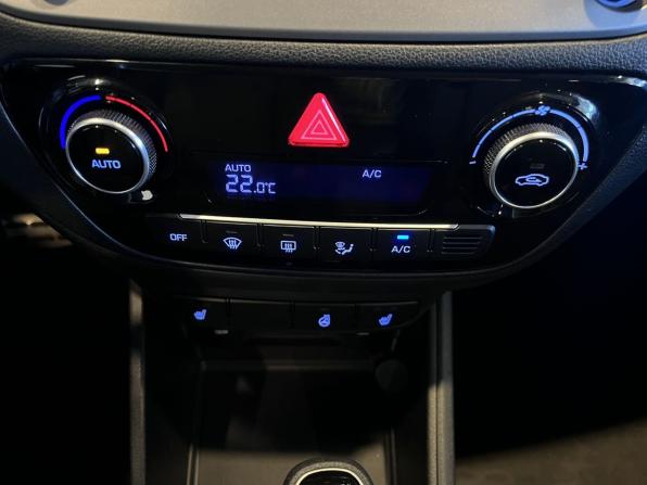 Hyundai Solaris II с пробегом 2019 года, цена 1 389 000 рублей, 164950 км, седан, Автокод Объявления