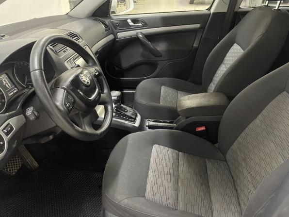 Skoda Octavia II (A5) Рестайлинг с пробегом 2012 года, цена 650 000 рублей, 235135 км, лифтбек, Автокод Объявления