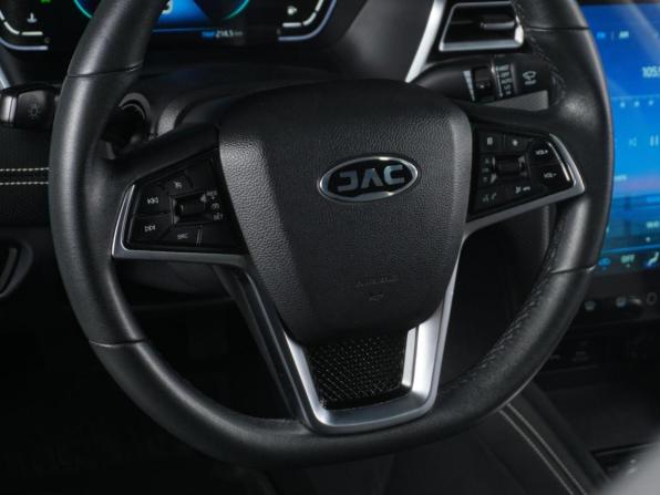 JAC J7 I с пробегом 2023 года, цена 1 620 000 рублей, 40046 км, лифтбек, Автокод Объявления