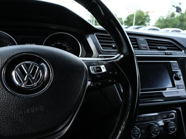 Volkswagen Tiguan II с пробегом 2017 года, цена 1 898 800 рублей, 184196 км, внедорожник, Автокод Объявления
