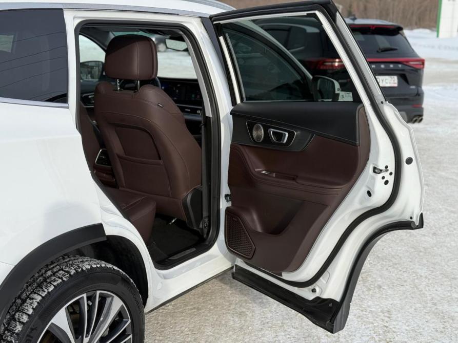Chery Tiggo 8 Pro Plug-in Hybrid Томск  - изображение 14