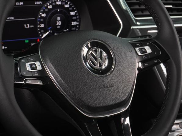 Volkswagen Tiguan II с пробегом 2017 года, цена 1 664 000 рублей, 311130 км, внедорожник, Автокод Объявления