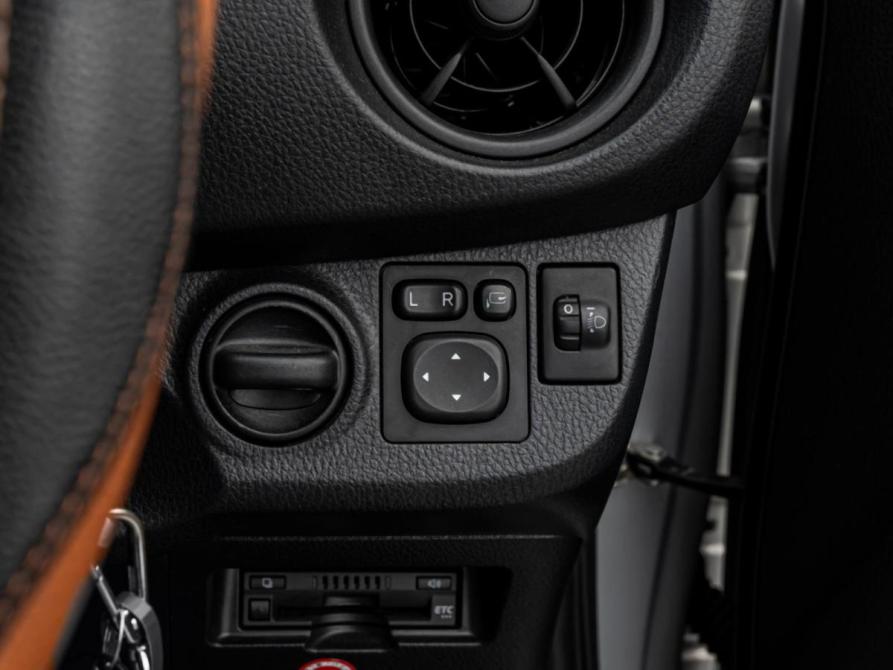 Toyota Vitz III (XP130) Рестайлинг 2 Краснодар  - изображение 17