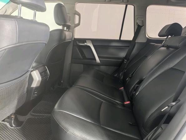 Toyota Land Cruiser Prado 150 Series Рестайлинг 1 с пробегом 2013 года, цена 2 699 000 рублей, 205910 км, внедорожник, Автокод Объявления