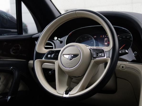 Bentley Bentayga I с пробегом 2016 года, цена 7 100 000 рублей, 143231 км, внедорожник, Автокод Объявления