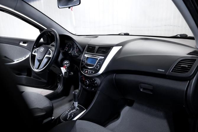Hyundai Solaris I с пробегом 2014 года, цена 949 000 рублей, 185110 км, седан, Автокод Объявления