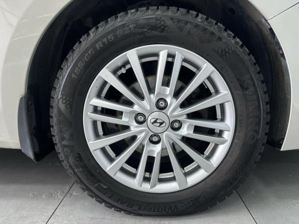 Hyundai Solaris II с пробегом 2017 года, цена 1 235 000 рублей, 149599 км, седан, Автокод Объявления