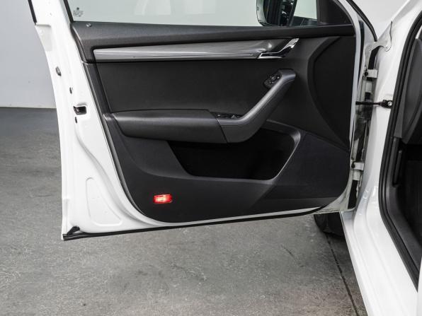 Skoda Octavia III (A7) Рестайлинг с пробегом 2018 года, цена 2 190 000 рублей, 105834 км, лифтбек, Автокод Объявления