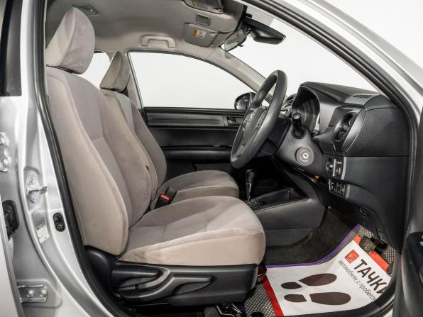 Toyota Corolla XI (E160 E170 E180) Рестайлинг 1 с пробегом 2017 года, цена 1 050 000 рублей, 143284 км, седан, Автокод Объявления