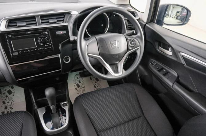 Honda Fit III Рестайлинг с пробегом 2019 года, цена 1 349 000 рублей, 18584 км, хэтчбек, Автокод Объявления