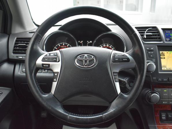 Toyota Highlander II (XU40) Рестайлинг с пробегом 2011 года, цена 1 749 000 рублей, 243518 км, внедорожник, Автокод Объявления