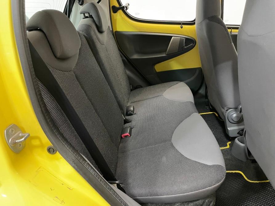 Peugeot 107 I Москва  - изображение 10
