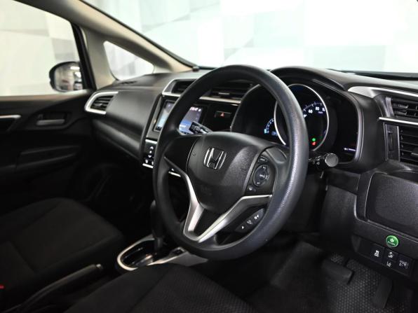 Honda Fit III Рестайлинг с пробегом 2019 года, цена 1 330 000 рублей, 146116 км, хэтчбек, Автокод Объявления