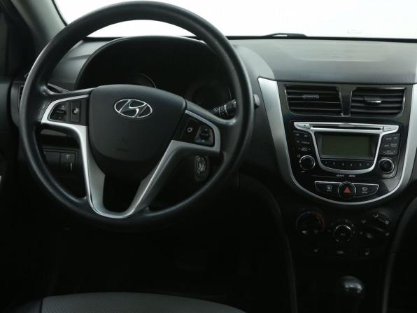 Hyundai Solaris I с пробегом 2012 года, цена 658 000 рублей, 211700 км, хэтчбек, Автокод Объявления