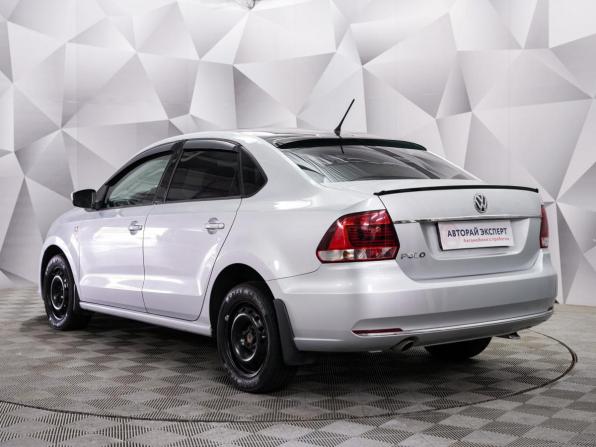 Volkswagen Polo V Рестайлинг с пробегом 2016 года, цена 898 000 рублей, 227000 км, седан, Автокод Объявления