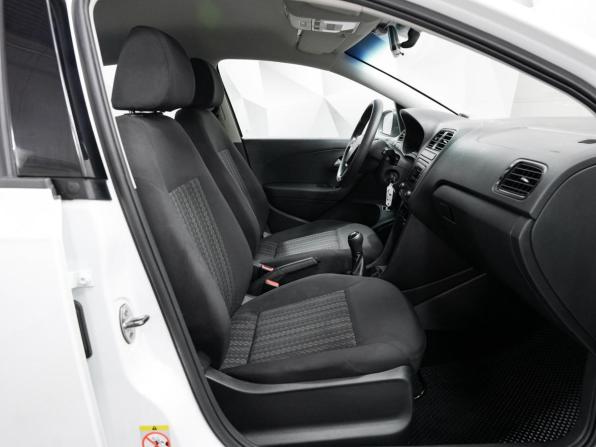 Volkswagen Polo V Рестайлинг с пробегом 2018 года, цена 1 042 000 рублей, 126300 км, седан, Автокод Объявления