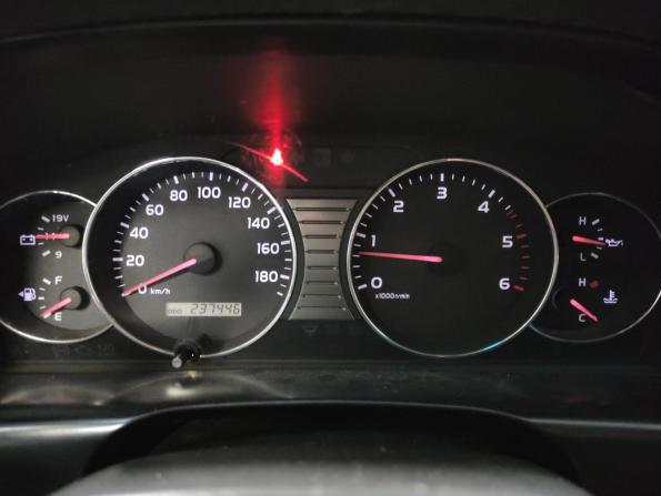 Toyota Land Cruiser 100 Series Рестайлинг 1 с пробегом 2004 года, цена 2 130 000 рублей, 237418 км, внедорожник, Автокод Объявления