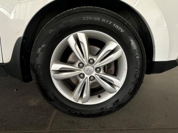 Hyundai ix35 I с пробегом 2012 года, цена 939 000 рублей, 282664 км, внедорожник, Автокод Объявления