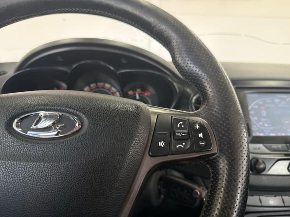 Lada (ВАЗ) Vesta I с пробегом 2017 года, цена 639 000 рублей, 281321 км, седан, Автокод Объявления