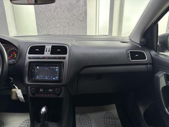 Volkswagen Polo V с пробегом 2015 года, цена 965 000 рублей, 137102 км, седан, Автокод Объявления