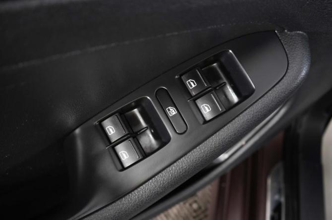 Volkswagen Jetta VI с пробегом 2014 года, цена 919 000 рублей, 240215 км, седан, Автокод Объявления