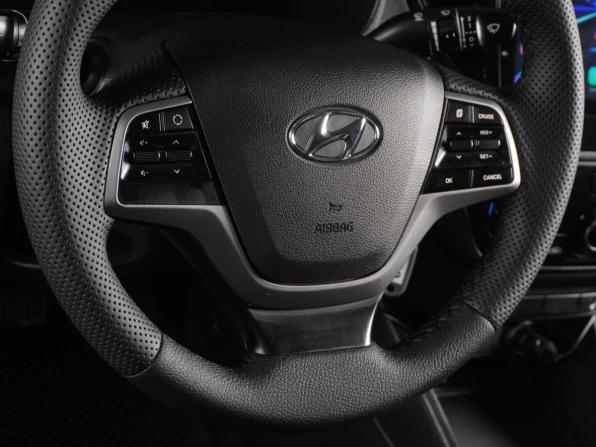Hyundai Solaris II с пробегом 2019 года, цена 1 299 000 рублей, 158021 км, седан, Автокод Объявления