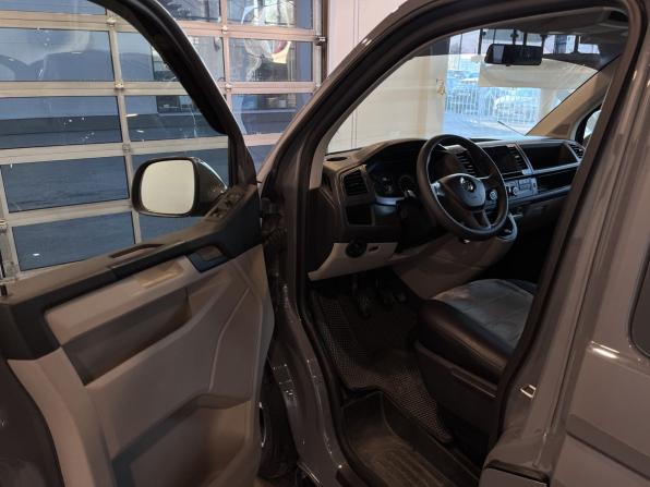 Volkswagen Caravelle T6 с пробегом 2019 года, цена 3 940 000 рублей, 90971 км, минивэн, Автокод Объявления
