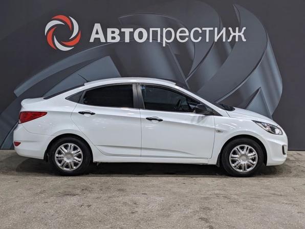 Hyundai Solaris I с пробегом 2013 года, цена 595 000 рублей, 122272 км, седан, Автокод Объявления