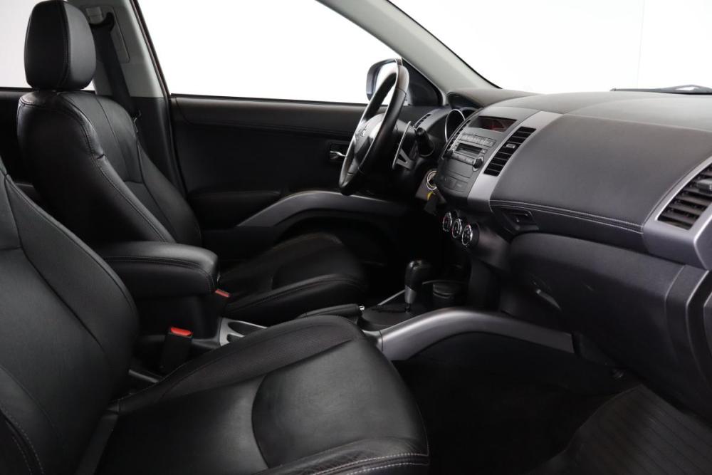 Mitsubishi Outlander II Рестайлинг Санкт-Петербург  - изображение 12