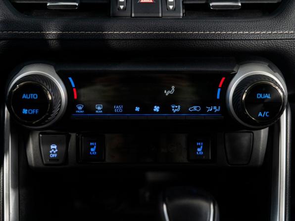 Toyota RAV4 V (XA50) с пробегом 2021 года, цена 3 450 500 рублей, 133897 км, внедорожник, Автокод Объявления