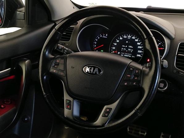 Kia Sorento II Рестайлинг с пробегом 2015 года, цена 2 089 000 рублей, 63026 км, внедорожник, Автокод Объявления