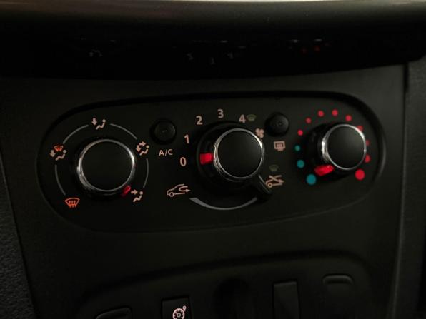 Renault Sandero II с пробегом 2015 года, цена 720 000 рублей, 152350 км, хэтчбек, Автокод Объявления