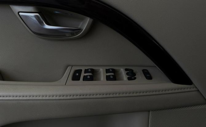 Volvo XC70 II Рестайлинг с пробегом 2013 года, цена 2 677 000 рублей, 99333 км, универсал, Автокод Объявления