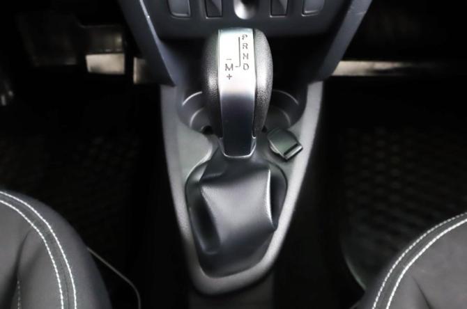Renault Sandero II Рестайлинг с пробегом 2018 года, цена 969 000 рублей, 187000 км, хэтчбек, Автокод Объявления
