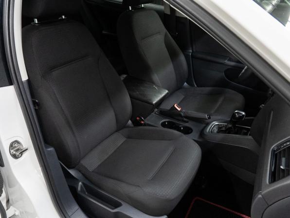 Volkswagen Jetta VI Рестайлинг с пробегом 2015 года, цена 1 025 000 рублей, 230050 км, седан, Автокод Объявления
