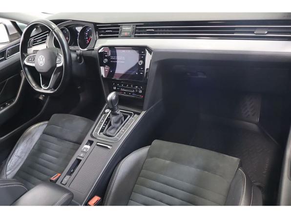 Volkswagen Passat B8 Рестайлинг с пробегом 2021 года, цена 2 756 200 рублей, 138361 км, седан, Автокод Объявления