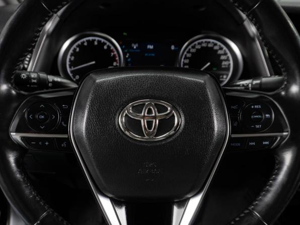Toyota Camry VII (XV50) Рестайлинг 2 с пробегом 2018 года, цена 2 750 000 рублей, 93660 км, седан, Автокод Объявления