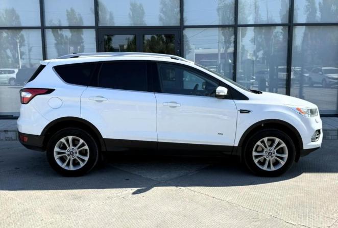 Ford Kuga II Рестайлинг с пробегом 2017 года, цена 1 420 000 рублей, 128854 км, внедорожник, Автокод Объявления