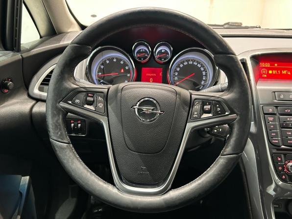Opel Astra J Рестайлинг с пробегом 2013 года, цена 679 000 рублей, 149447 км, седан, Автокод Объявления