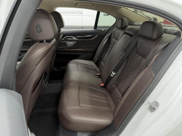 BMW 7 серии VI (G11/G12) с пробегом 2017 года, цена 3 150 000 рублей, 193727 км, седан, Автокод Объявления