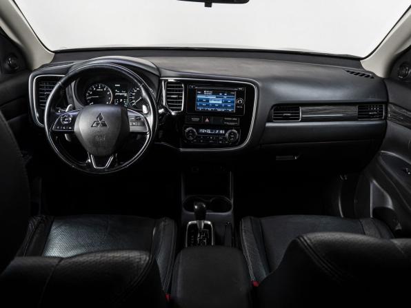 Mitsubishi Outlander III Рестайлинг 2 с пробегом 2015 года, цена 1 850 000 рублей, 217169 км, внедорожник, Автокод Объявления