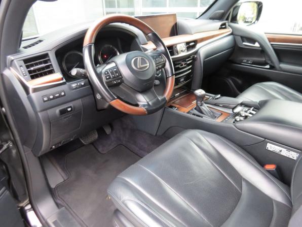 Lexus LX III Рестайлинг 2 с пробегом 2018 года, цена 9 300 000 рублей, 40206 км, внедорожник, Автокод Объявления