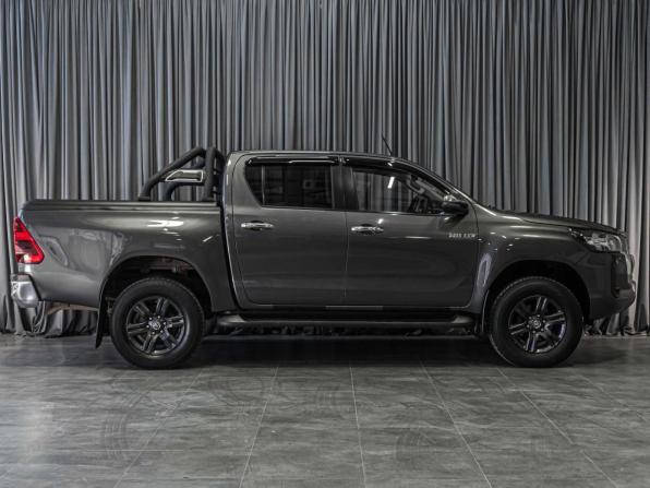 Toyota Hilux VIII Рестайлинг 2 с пробегом 2020 года, цена 3 999 000 рублей, 287241 км, offers.body_type.unknown, Автокод Объявления