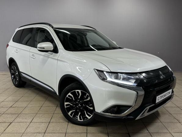 Mitsubishi Outlander III Рестайлинг 3 с пробегом 2021 года, цена 1 970 000 рублей, 207598 км, внедорожник, Автокод Объявления